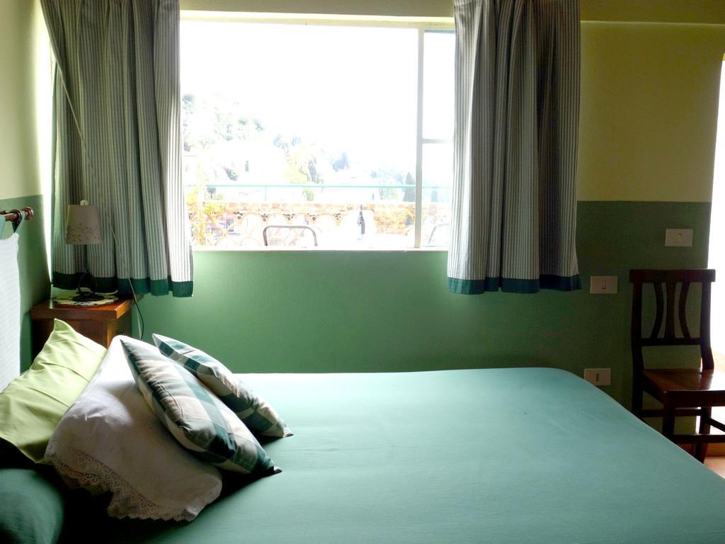 Bed And Breakfast Sorriso Taormina Bagian luar foto
