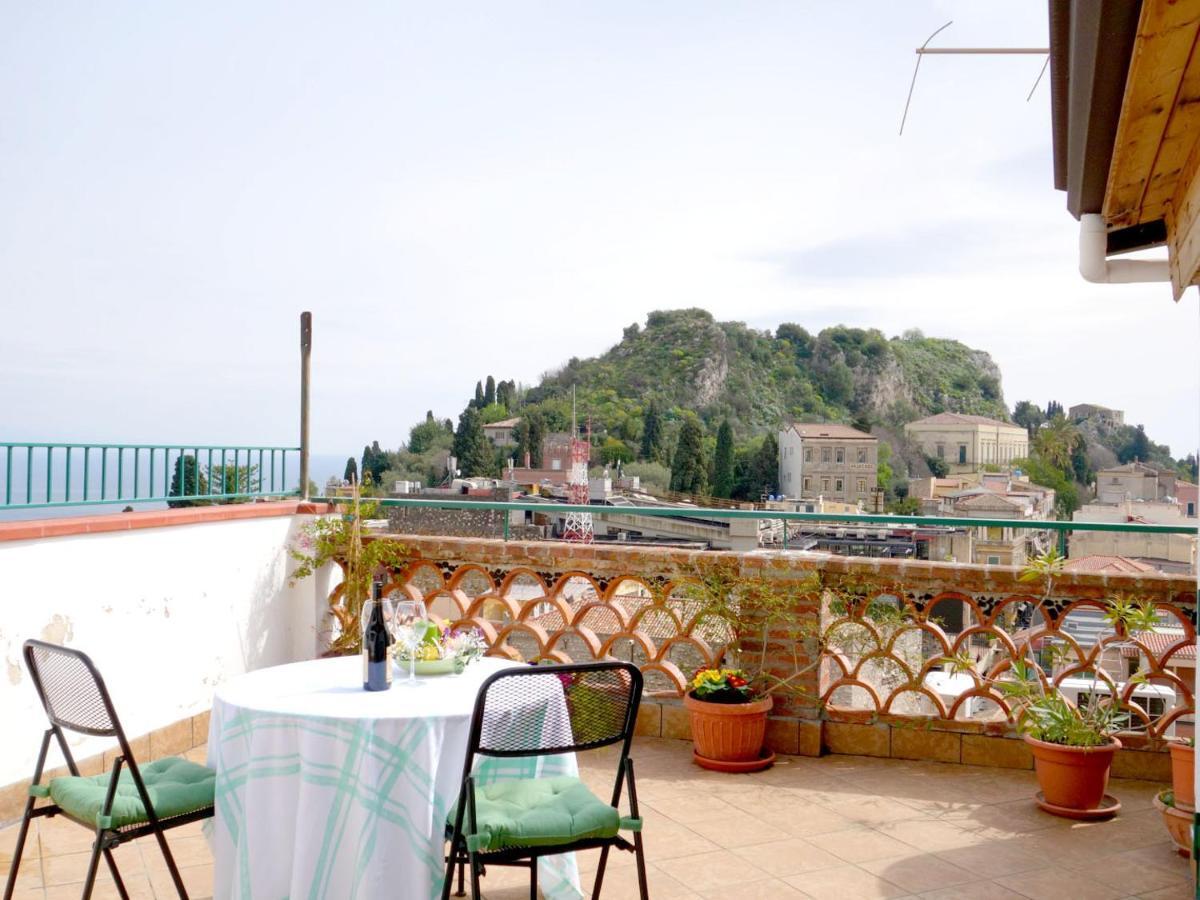 Bed And Breakfast Sorriso Taormina Bagian luar foto