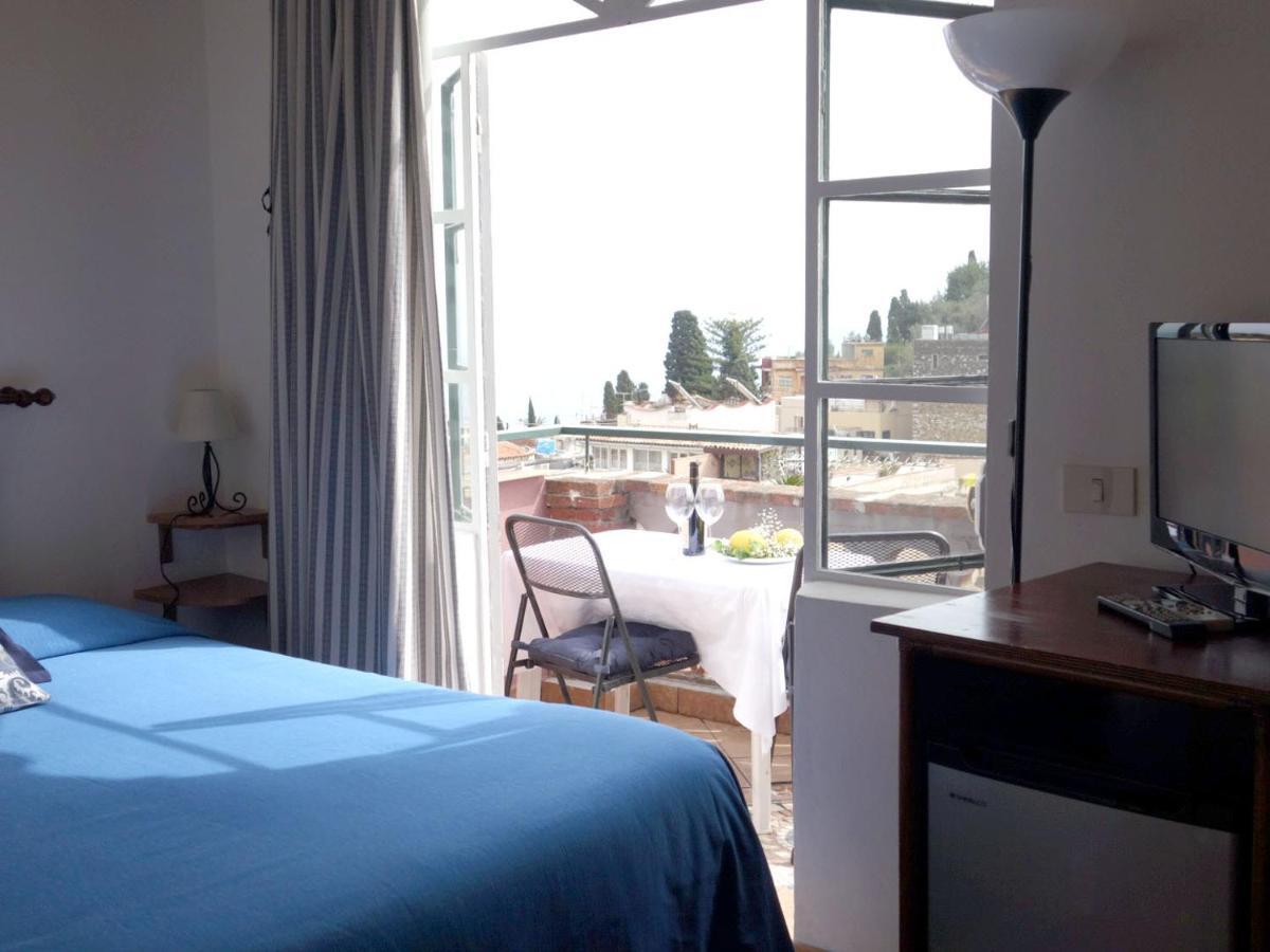 Bed And Breakfast Sorriso Taormina Bagian luar foto